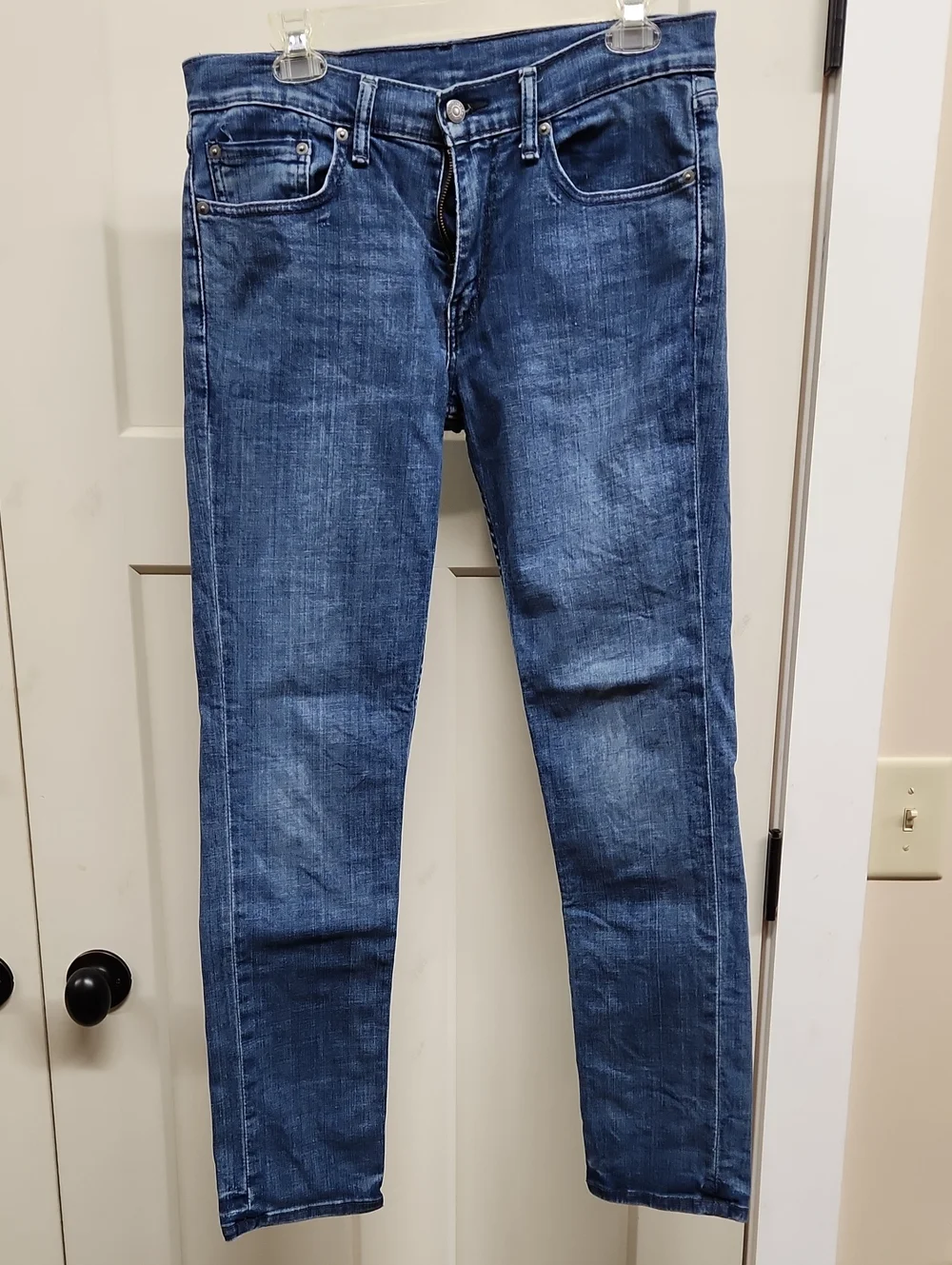 Levi's 511 Slim Straight Jeans in Medium Blue